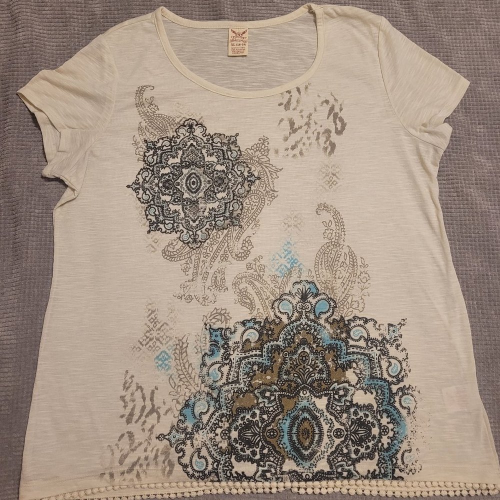 Womens XL Faded Glory short sleeve mandala shirt